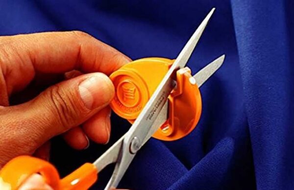 Fiskars Sewsharp Scissors šķēru asinātājs - Image 2